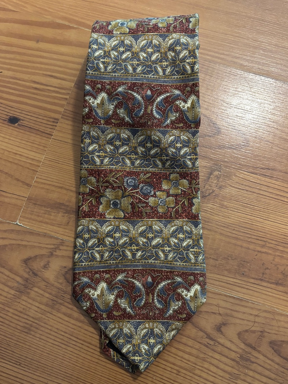 Vintage Bill Blass Floral 100% Silk Made in USA Tie